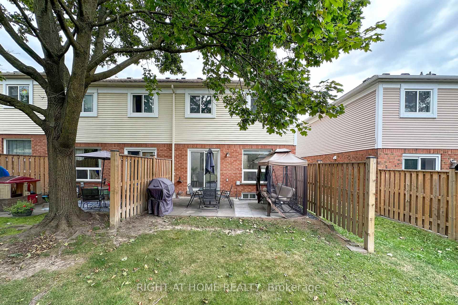 Photo 33 of Unit 204, 10 Bassett Boulevard, Whitby, Pringle Creek — HOMEH