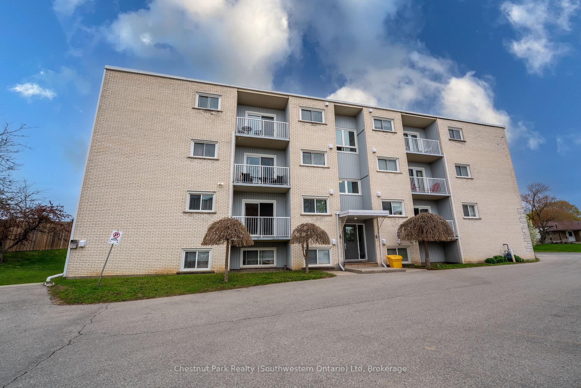 Photo 1 of Unit 7, 37 Conroy Crescent, Guelph, Dovercliffe Park/Old University — HOMEH