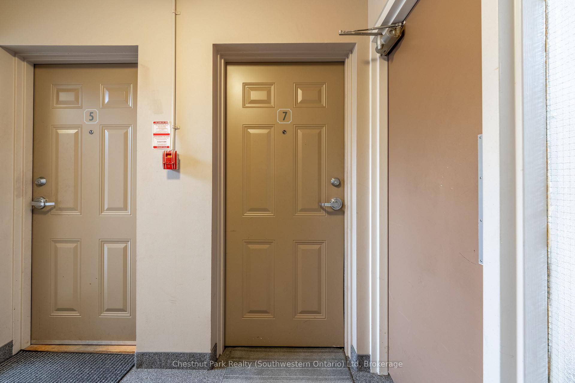 Photo 3 of Unit 7, 37 Conroy Crescent, Guelph, Dovercliffe Park/Old University — HOMEH