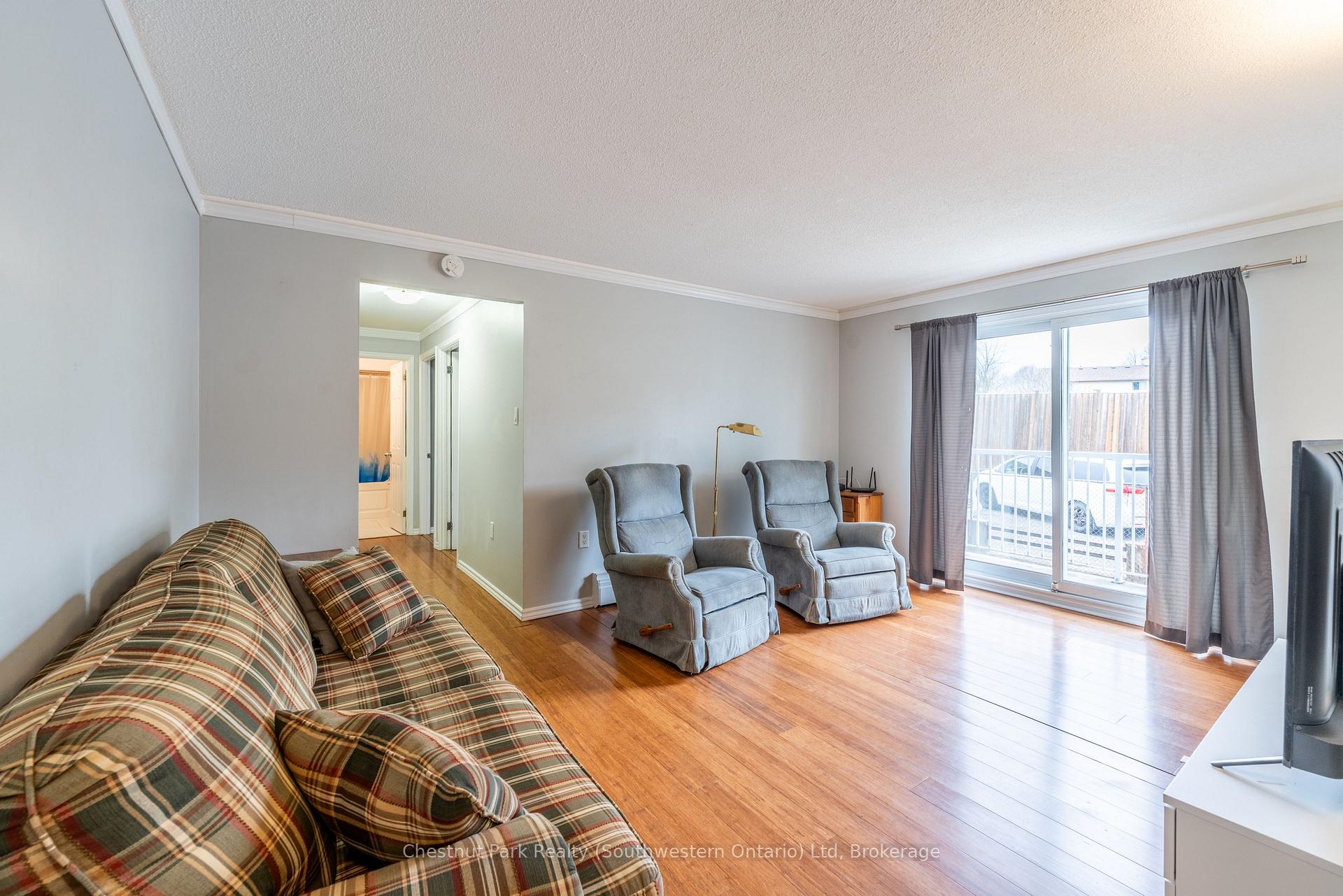 Photo 6 of Unit 7, 37 Conroy Crescent, Guelph, Dovercliffe Park/Old University — HOMEH