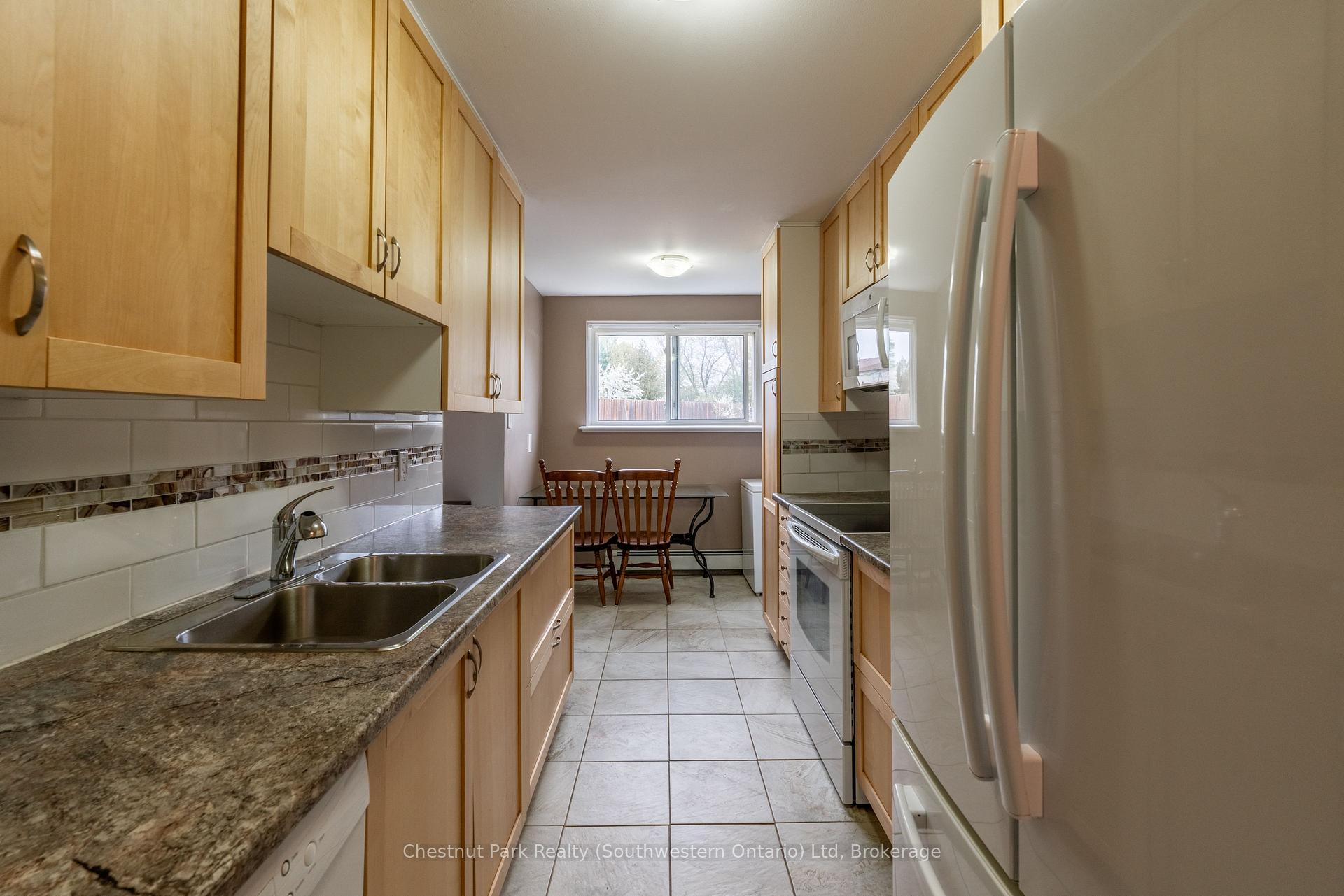 Photo 13 of Unit 7, 37 Conroy Crescent, Guelph, Dovercliffe Park/Old University — HOMEH