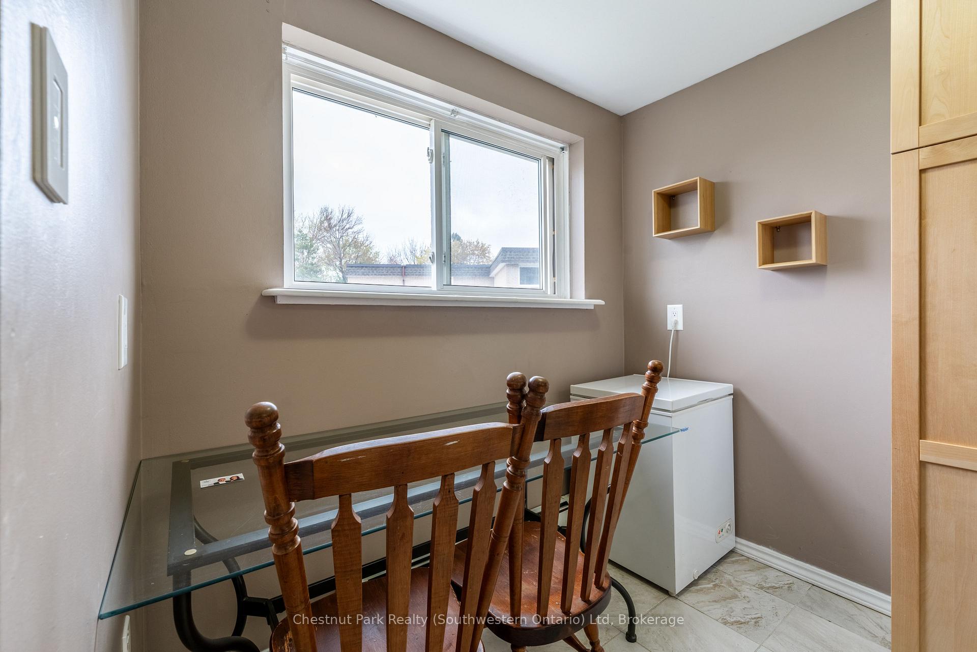 Photo 14 of Unit 7, 37 Conroy Crescent, Guelph, Dovercliffe Park/Old University — HOMEH