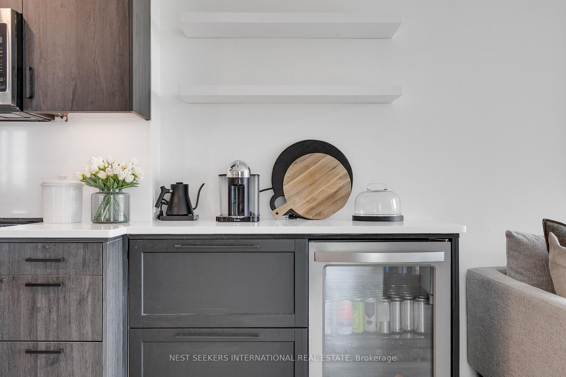 Photo 13 of Unit 404, 681 Yonge Street, Barrie, Painswick South — HOMEH