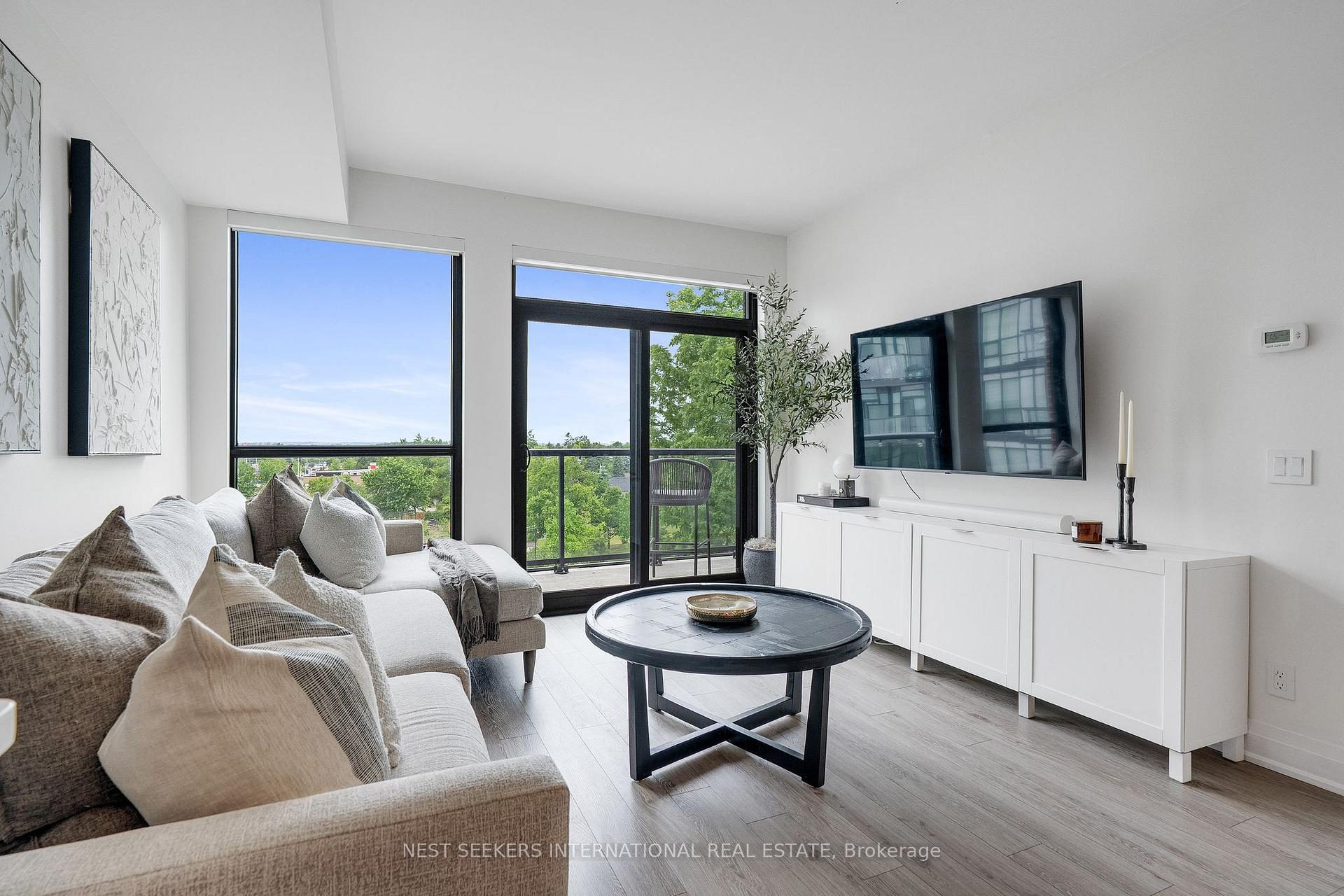 Photo 16 of Unit 404, 681 Yonge Street, Barrie, Painswick South — HOMEH