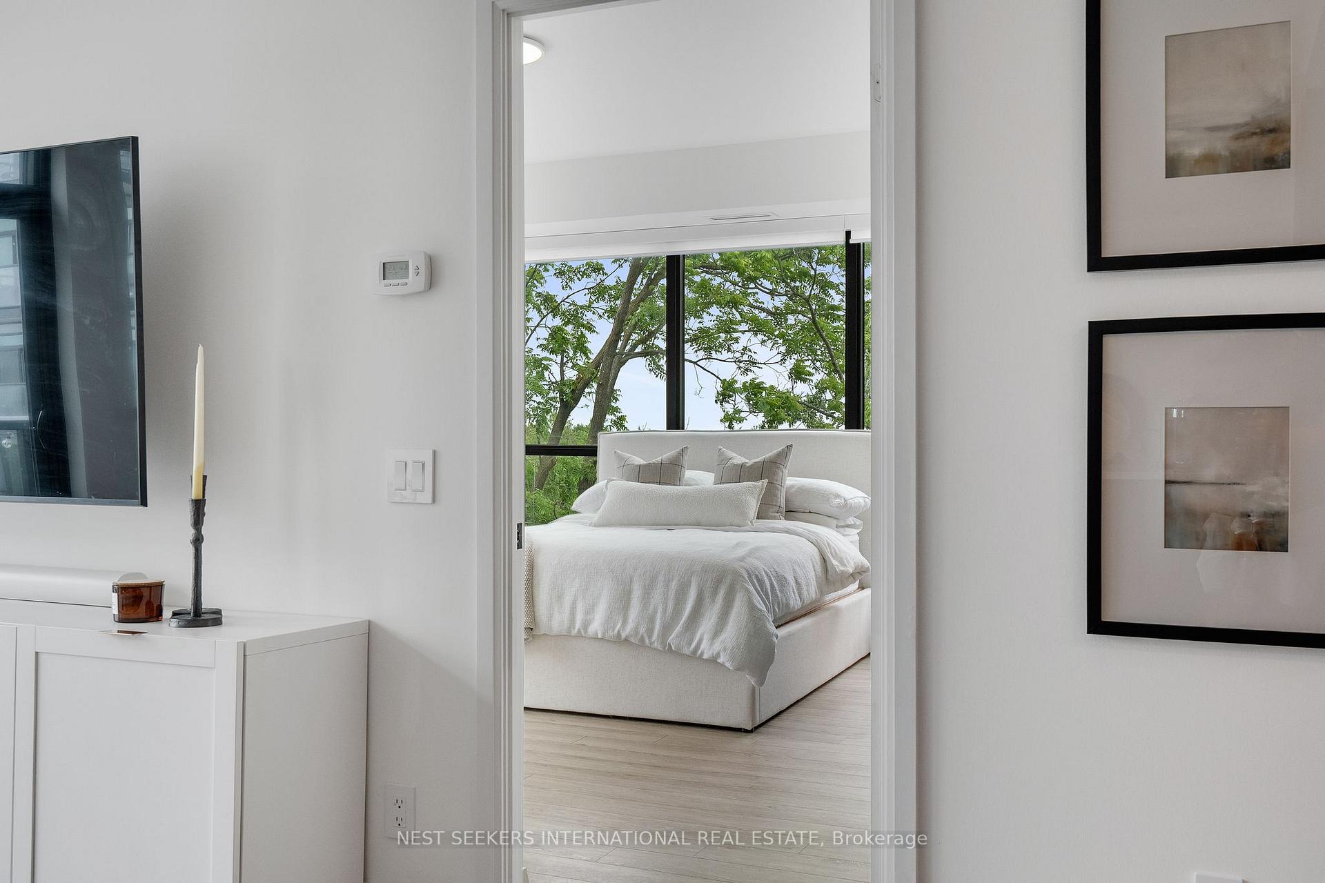 Photo 17 of Unit 404, 681 Yonge Street, Barrie, Painswick South — HOMEH