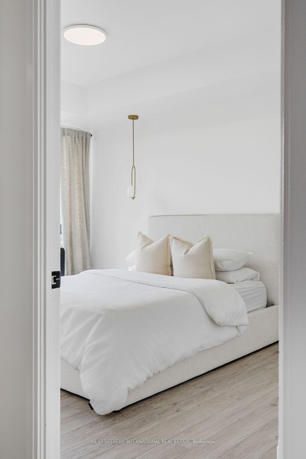 Photo 23 of Unit 404, 681 Yonge Street, Barrie, Painswick South — HOMEH