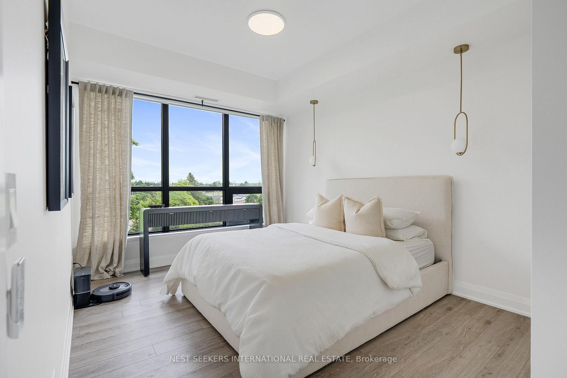 Photo 24 of Unit 404, 681 Yonge Street, Barrie, Painswick South — HOMEH