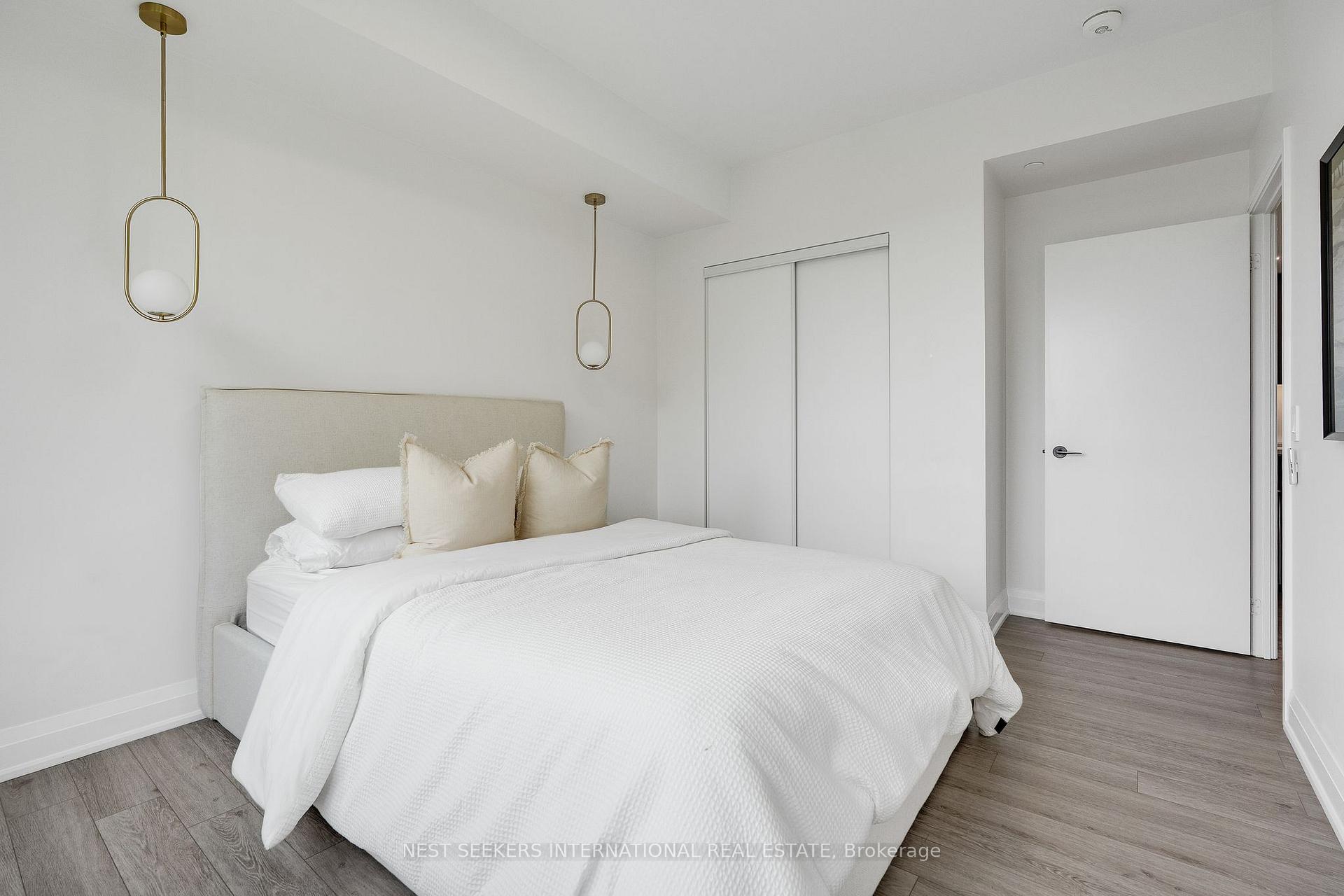 Photo 25 of Unit 404, 681 Yonge Street, Barrie, Painswick South — HOMEH
