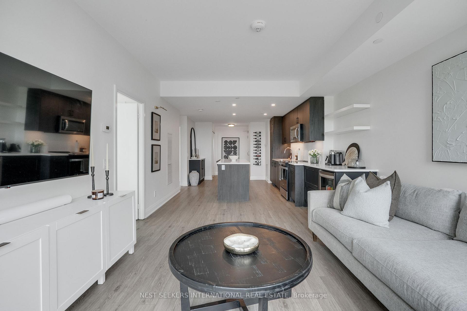Photo 31 of Unit 404, 681 Yonge Street, Barrie, Painswick South — HOMEH