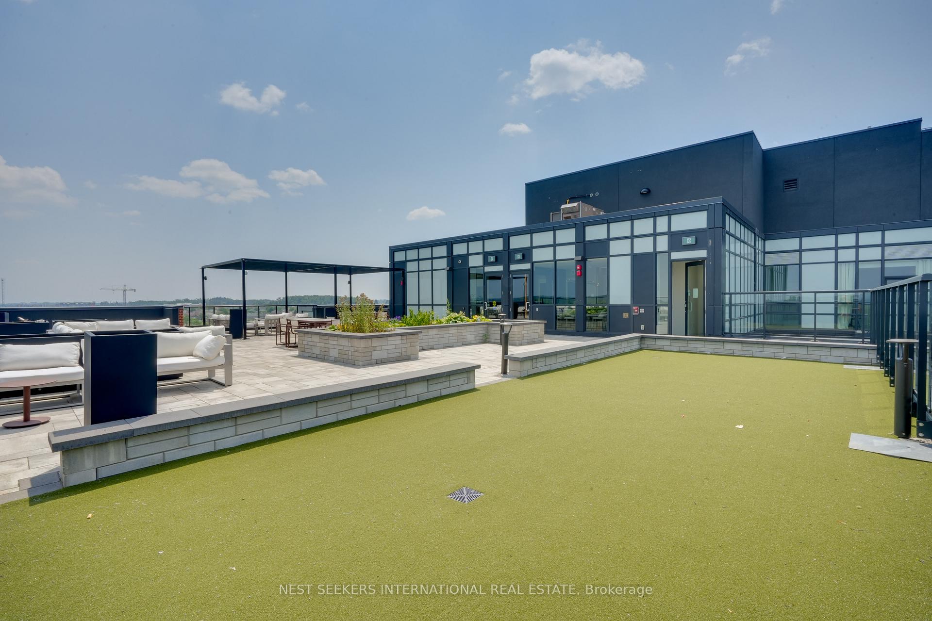 Photo 38 of Unit 404, 681 Yonge Street, Barrie, Painswick South — HOMEH