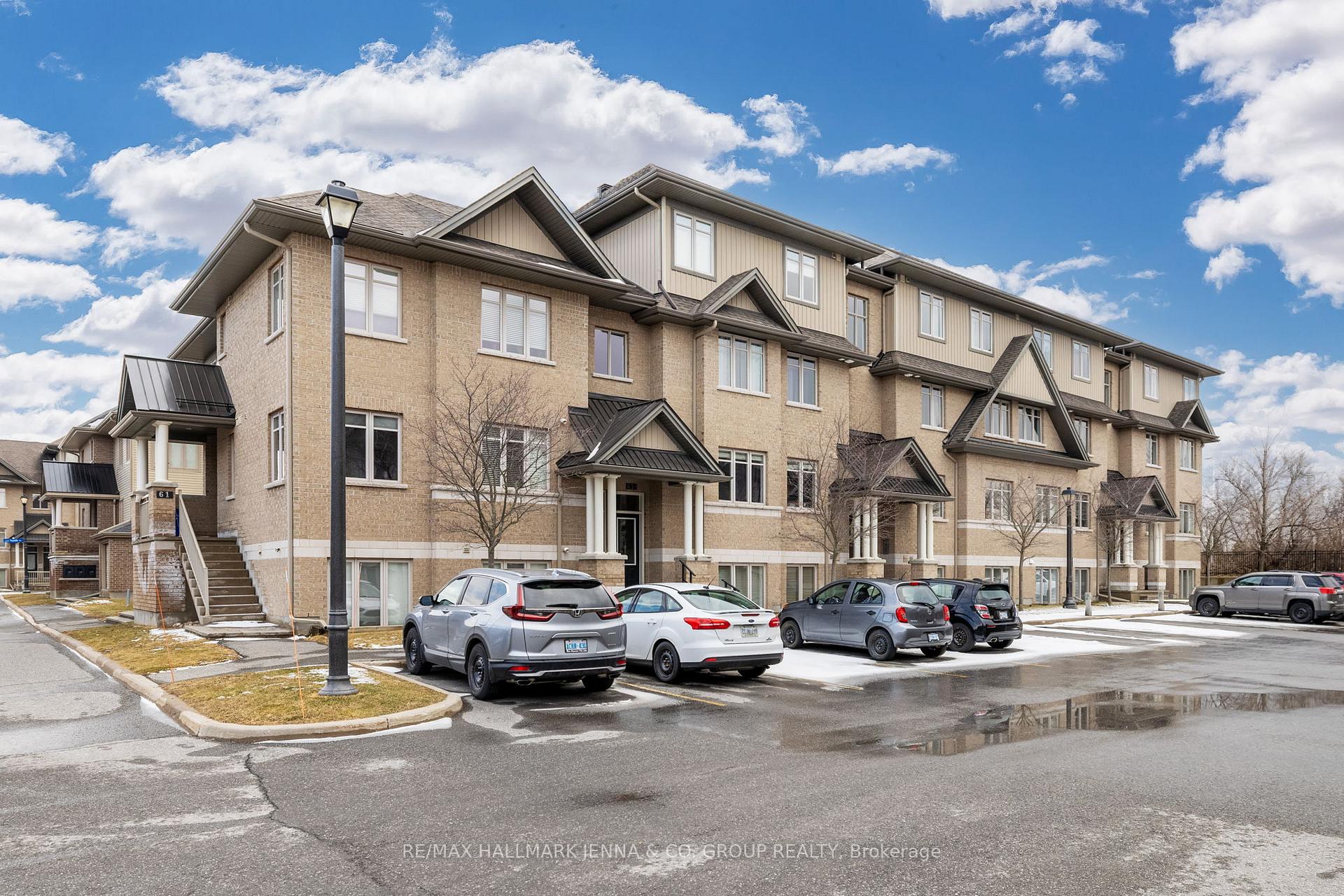 Photo 3 of Unit C, 65 Tipperary, Ottawa, Barrhaven - Longfields — HOMEH