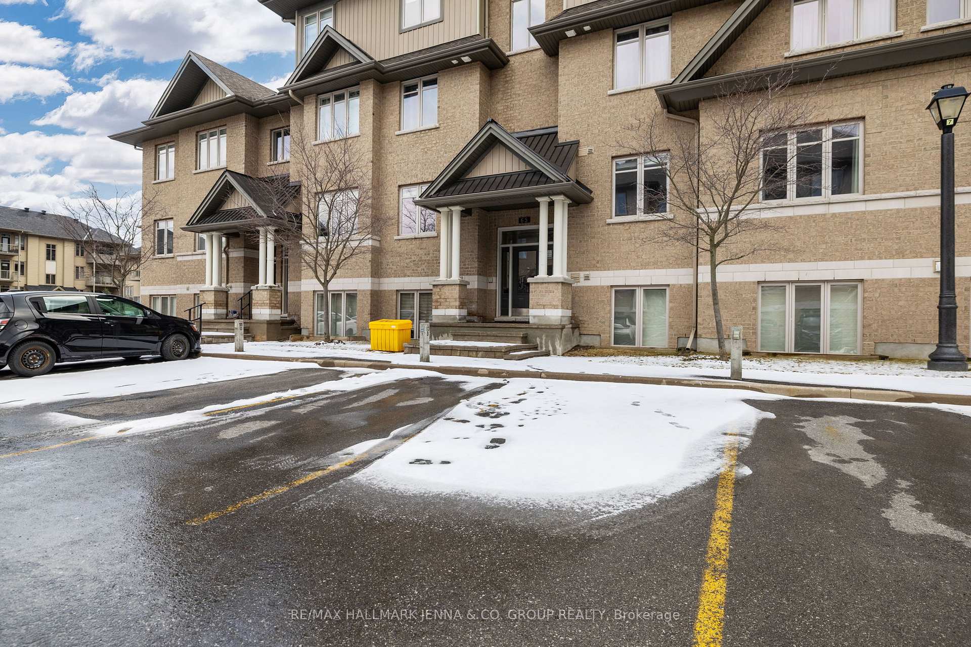 Photo 4 of Unit C, 65 Tipperary, Ottawa, Barrhaven - Longfields — HOMEH