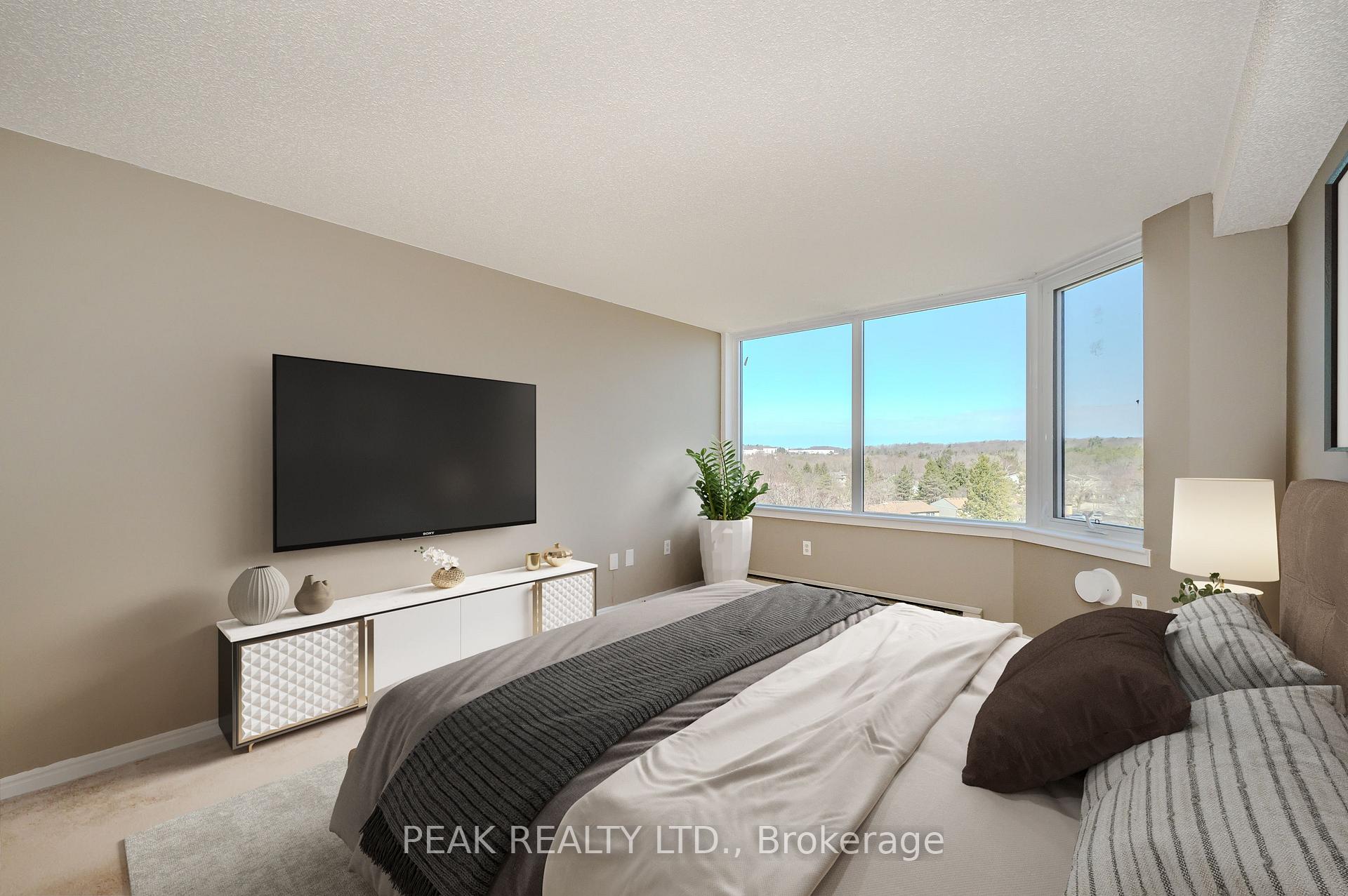 Photo 13 of Unit 711, 35 Green Valley Drive, Kitchener — HOMEH