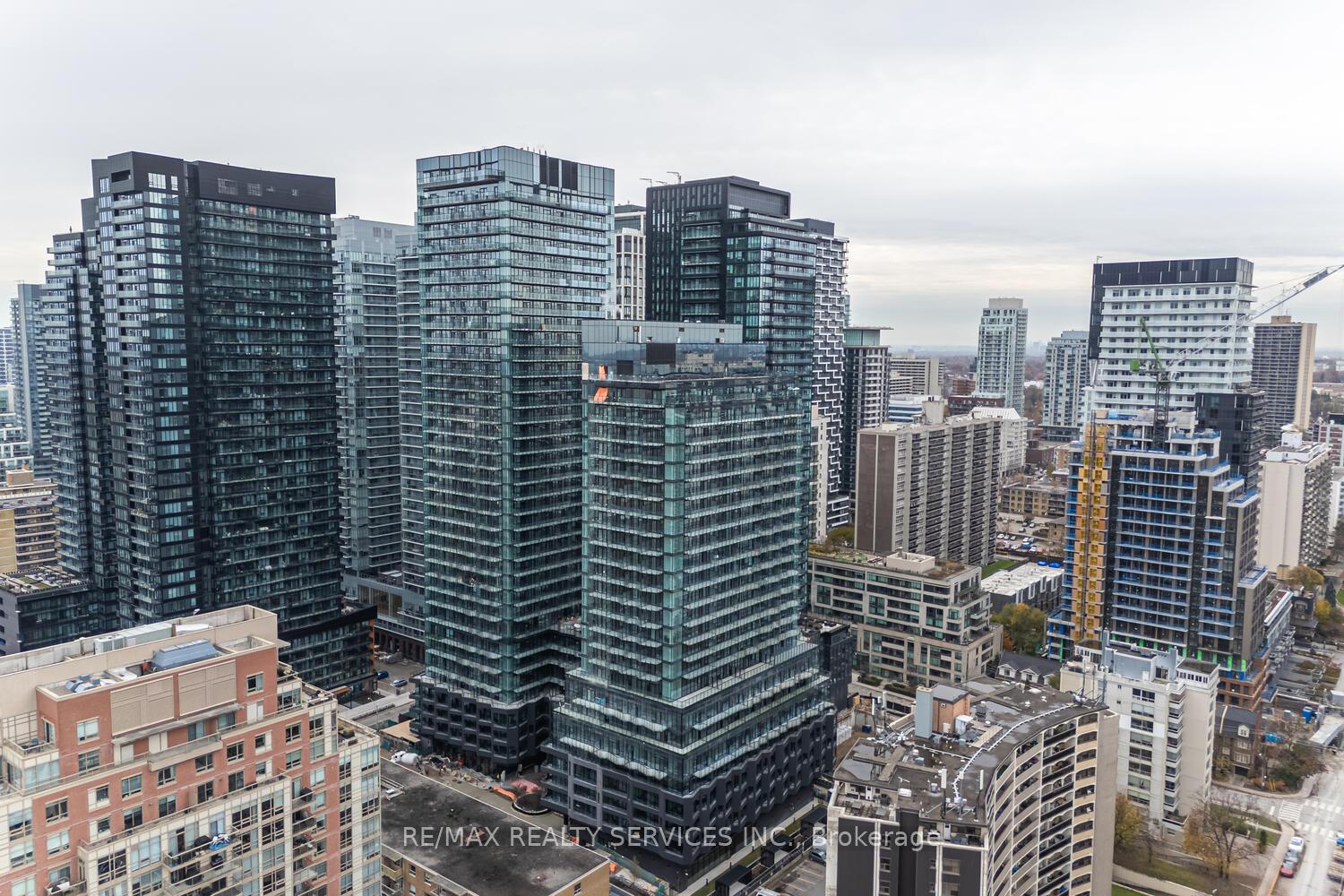 Photo 4 of Unit 1609, 120 Broadway Avenue, Toronto, Mount Pleasant West — HOMEH