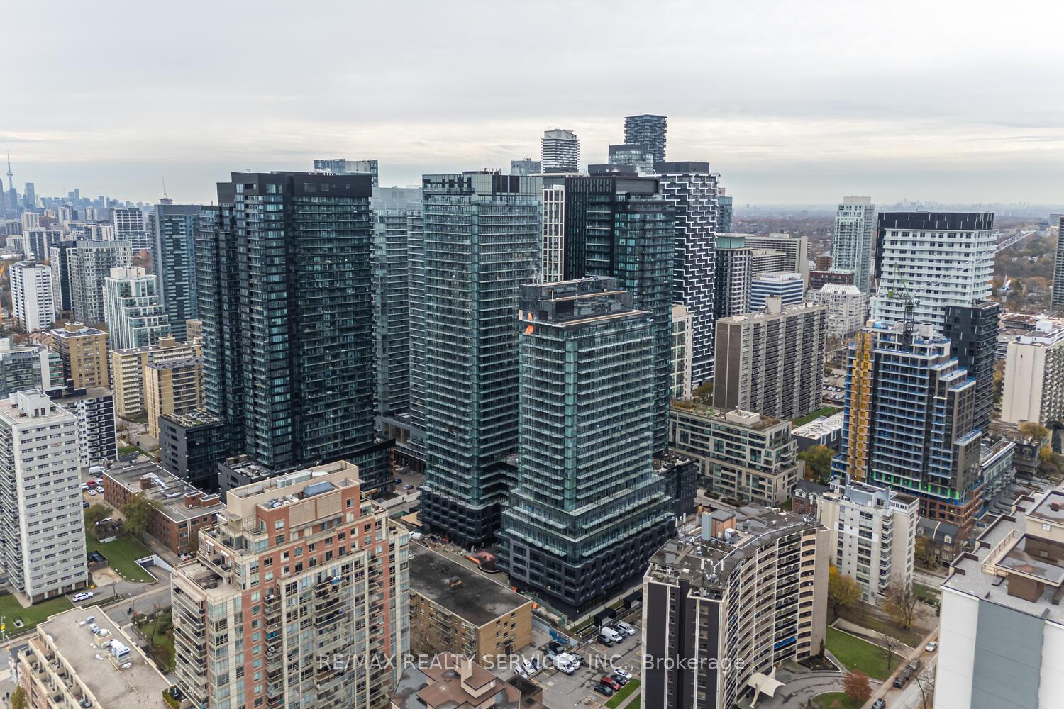 Photo 5 of Unit 1609, 120 Broadway Avenue, Toronto, Mount Pleasant West — HOMEH