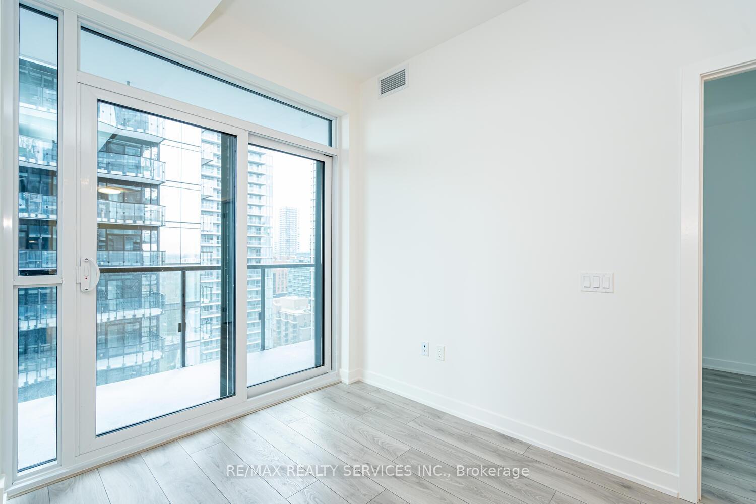 Photo 23 of Unit 1609, 120 Broadway Avenue, Toronto, Mount Pleasant West — HOMEH