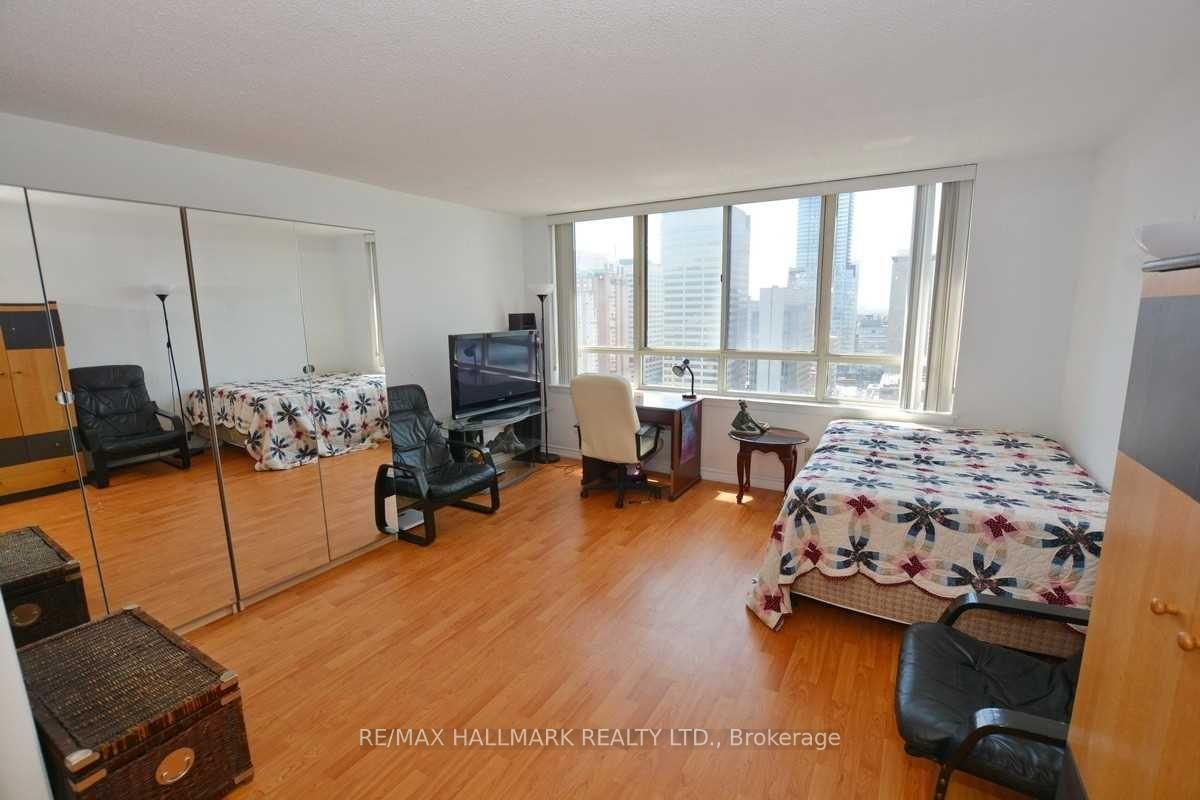 Photo 5 of Unit 2215, 633 Bay Street, Toronto, Bay Street Corridor — HOMEH