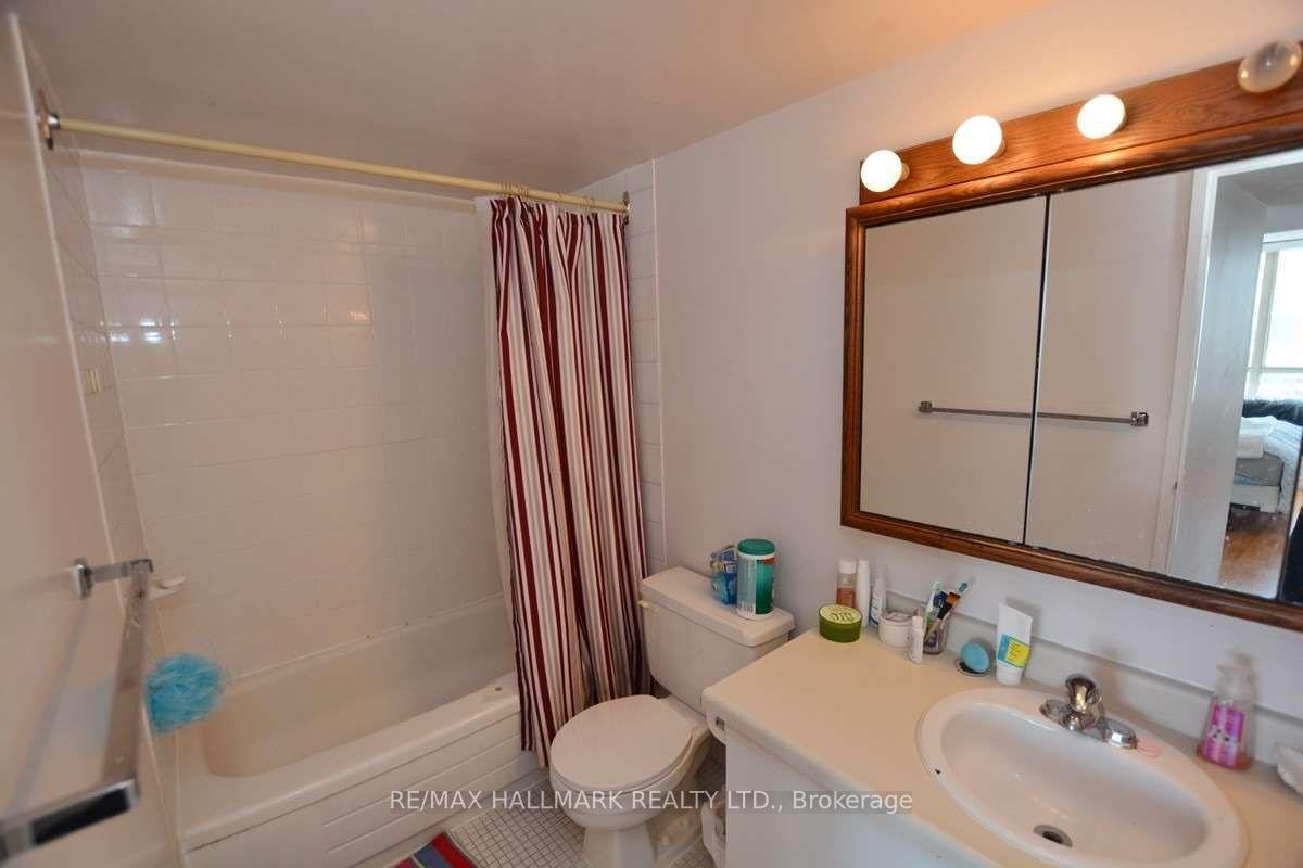 Photo 7 of Unit 2215, 633 Bay Street, Toronto, Bay Street Corridor — HOMEH