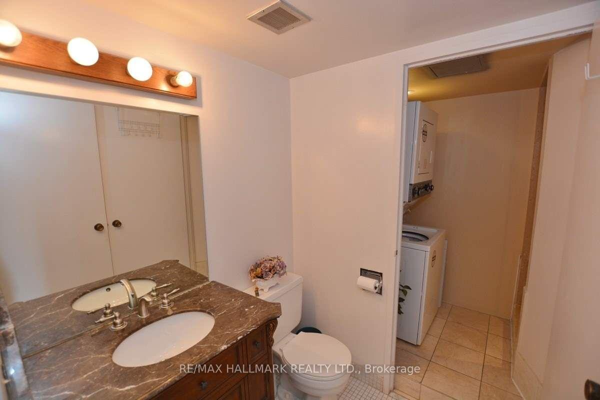 Photo 8 of Unit 2215, 633 Bay Street, Toronto, Bay Street Corridor — HOMEH