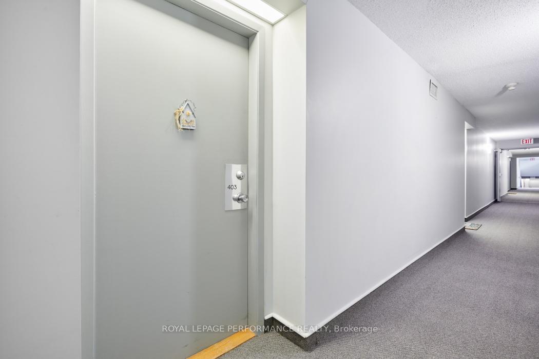 Photo 7 of Unit 403, 345 Centrum Boulevard W, Ottawa, Bilberry Creek/Queenswood Heights — HOMEH