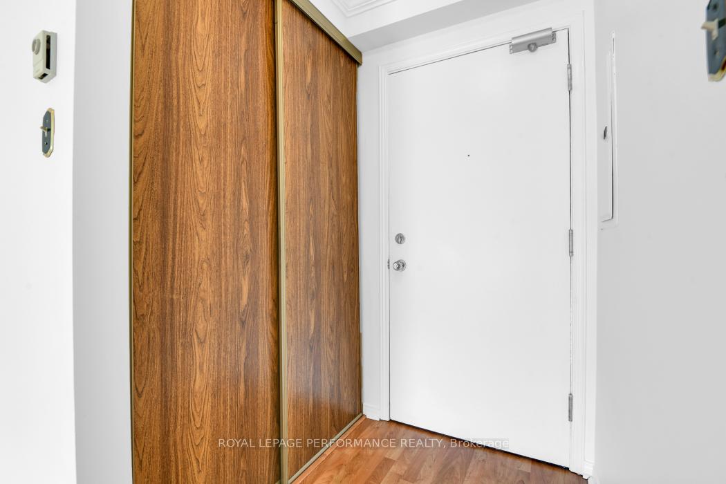 Photo 8 of Unit 403, 345 Centrum Boulevard W, Ottawa, Bilberry Creek/Queenswood Heights — HOMEH