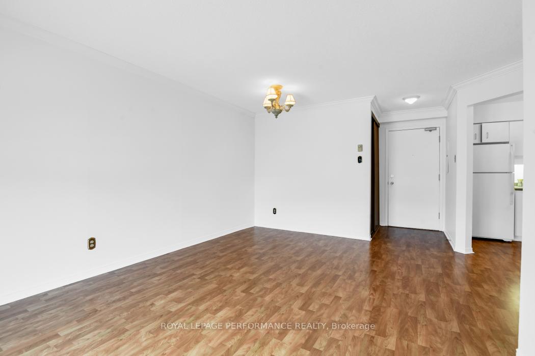 Photo 13 of Unit 403, 345 Centrum Boulevard W, Ottawa, Bilberry Creek/Queenswood Heights — HOMEH