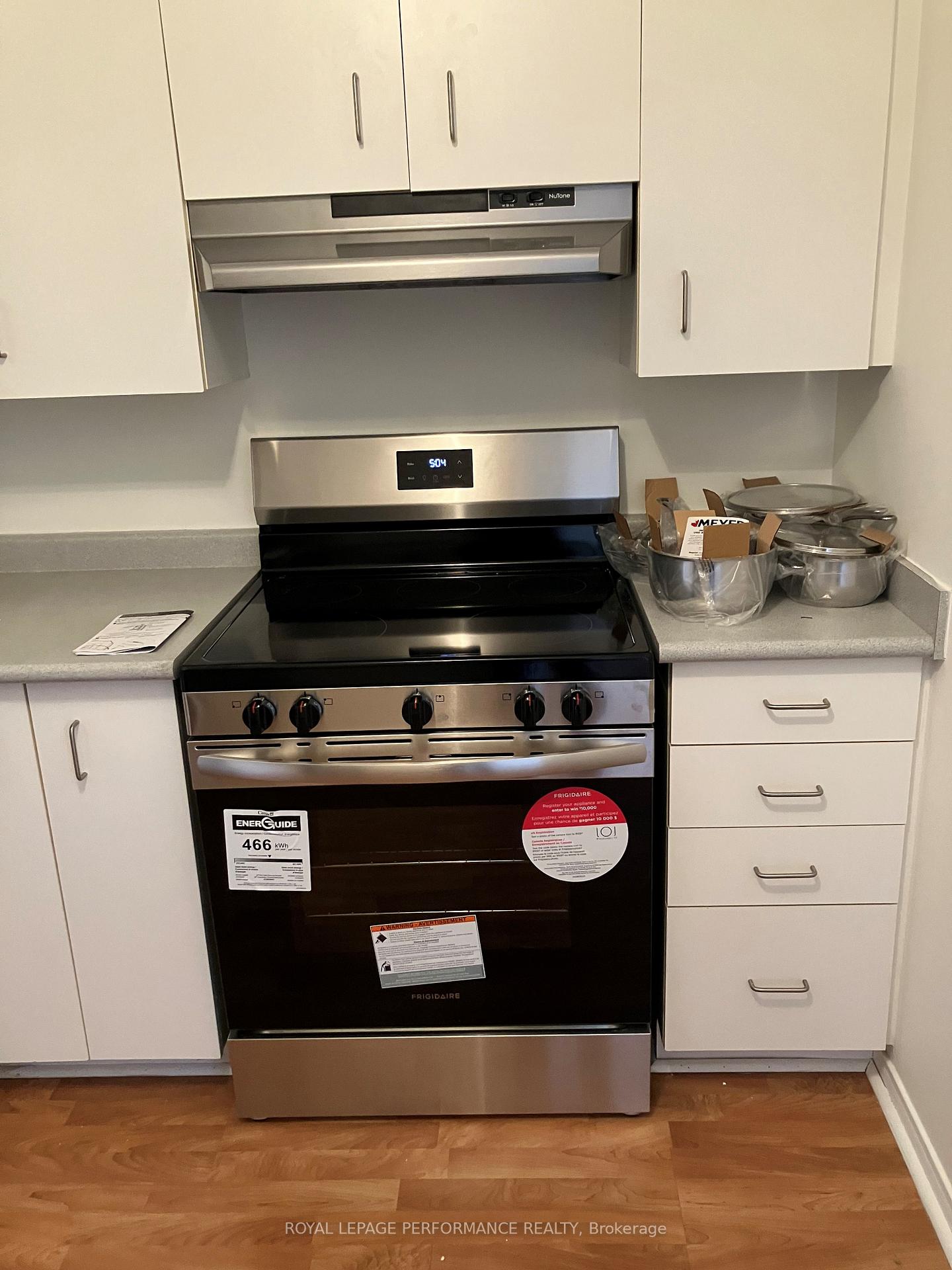 Photo 19 of Unit 403, 345 Centrum Boulevard W, Ottawa, Bilberry Creek/Queenswood Heights — HOMEH