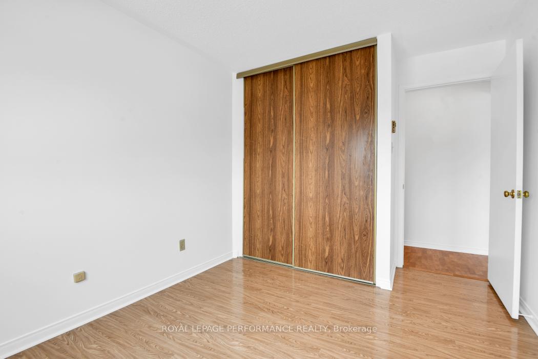Photo 27 of Unit 403, 345 Centrum Boulevard W, Ottawa, Bilberry Creek/Queenswood Heights — HOMEH