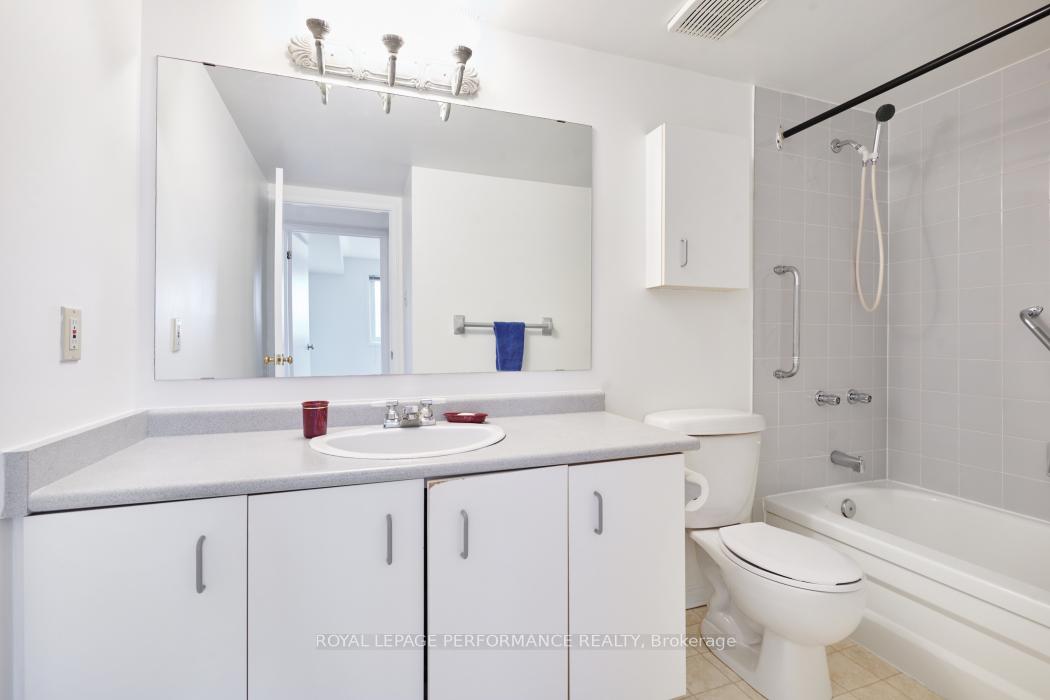 Photo 28 of Unit 403, 345 Centrum Boulevard W, Ottawa, Bilberry Creek/Queenswood Heights — HOMEH