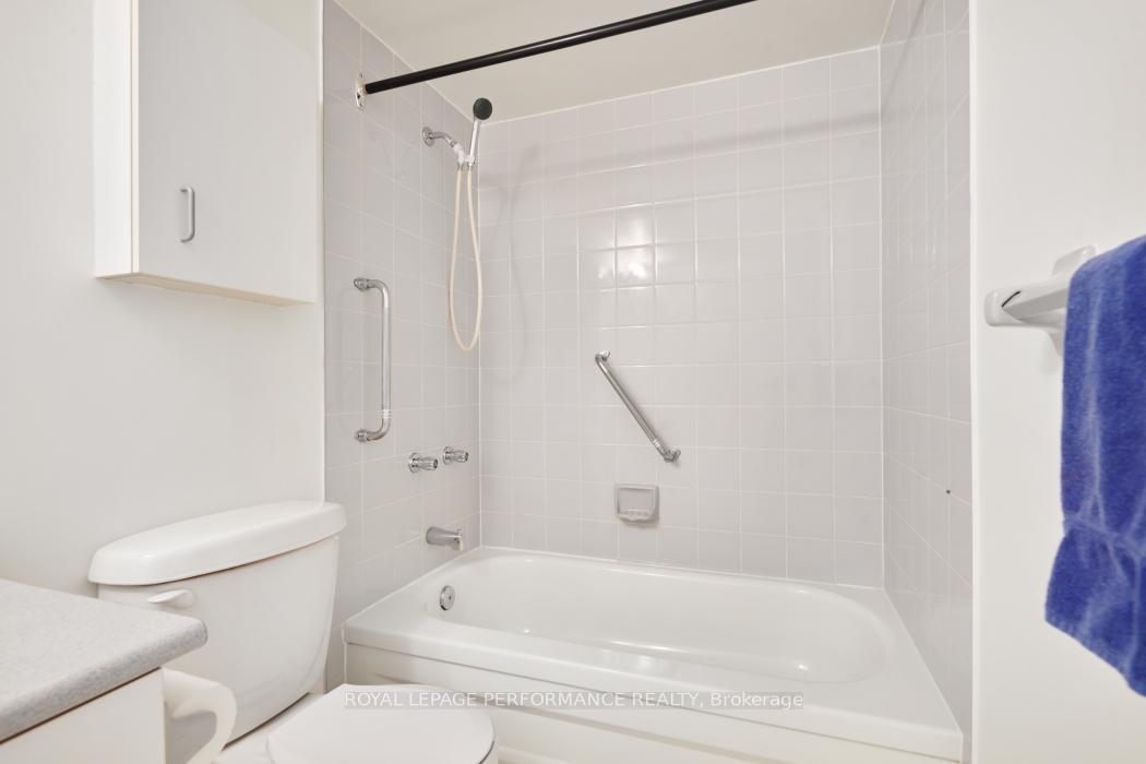 Photo 29 of Unit 403, 345 Centrum Boulevard W, Ottawa, Bilberry Creek/Queenswood Heights — HOMEH