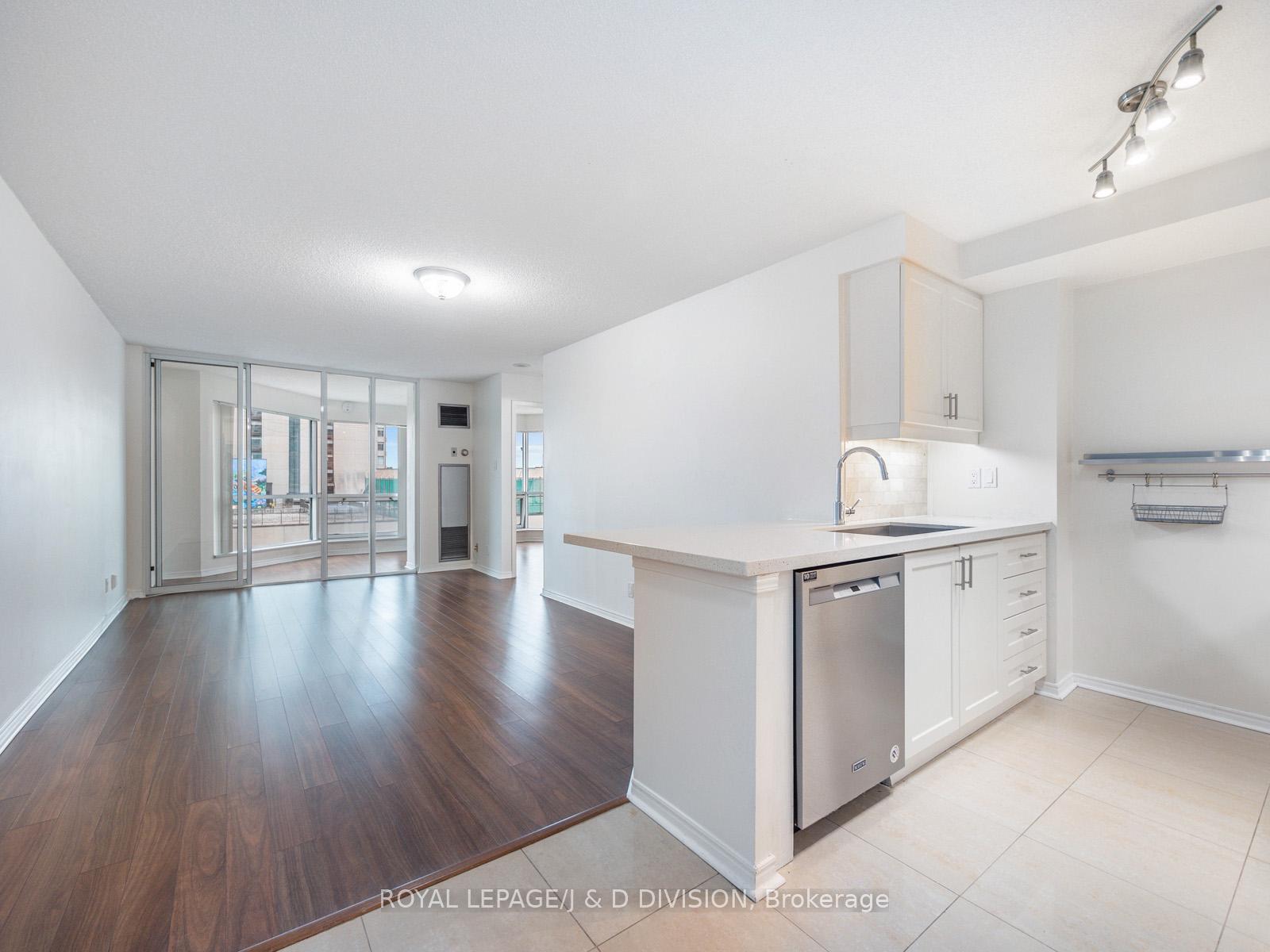 Photo 7 of Unit 706, 10 Queens Quay W, Toronto, Waterfront Communities — HOMEH
