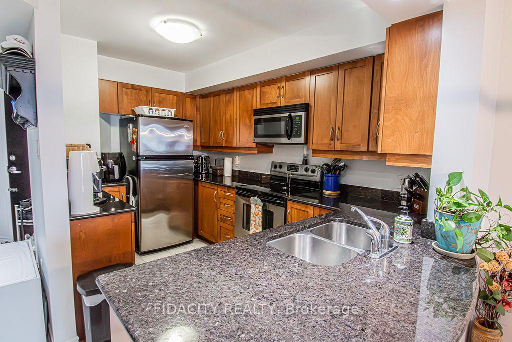 Photo 3 of Unit 805, 314 Central Park Drive, Ottawa, Central Park — HOMEH