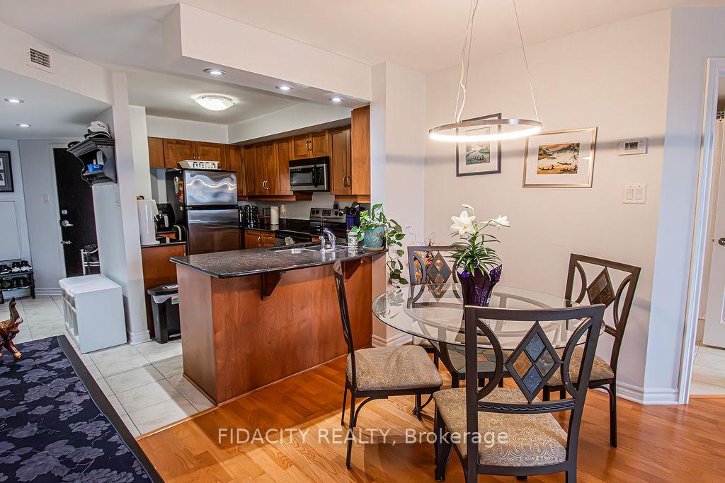 Photo 4 of Unit 805, 314 Central Park Drive, Ottawa, Central Park — HOMEH