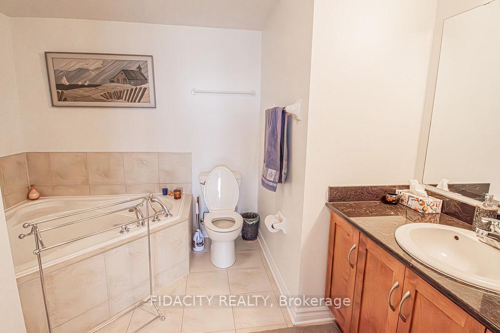 Photo 8 of Unit 805, 314 Central Park Drive, Ottawa, Central Park — HOMEH