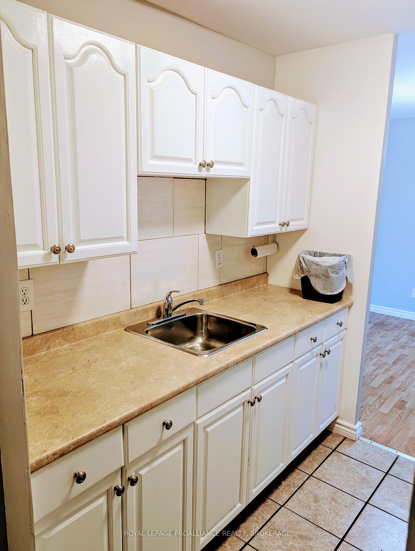 Photo 3 of Unit 109, 17 Eldon Hall Place, Kingston, Central City West — HOMEH