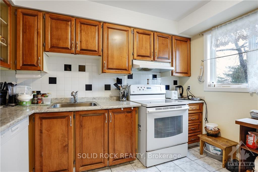 Photo 8 of 3 Seyton Drive, Ottawa, Westcliffe Estates — HOMEH