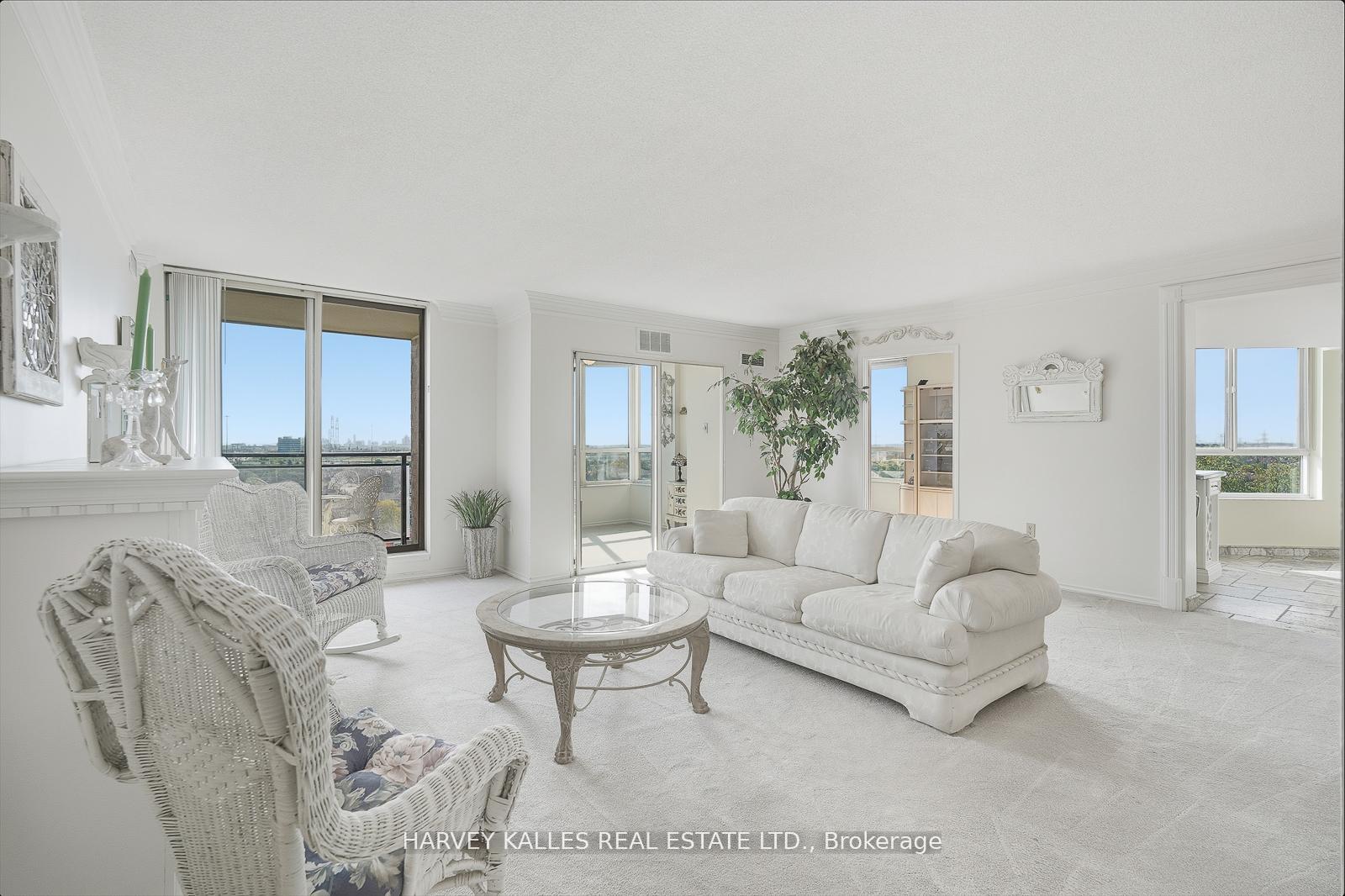 Photo 3 of Unit 812, 20 Cherrytree Drive, Brampton, Fletcher's Creek South — HOMEH