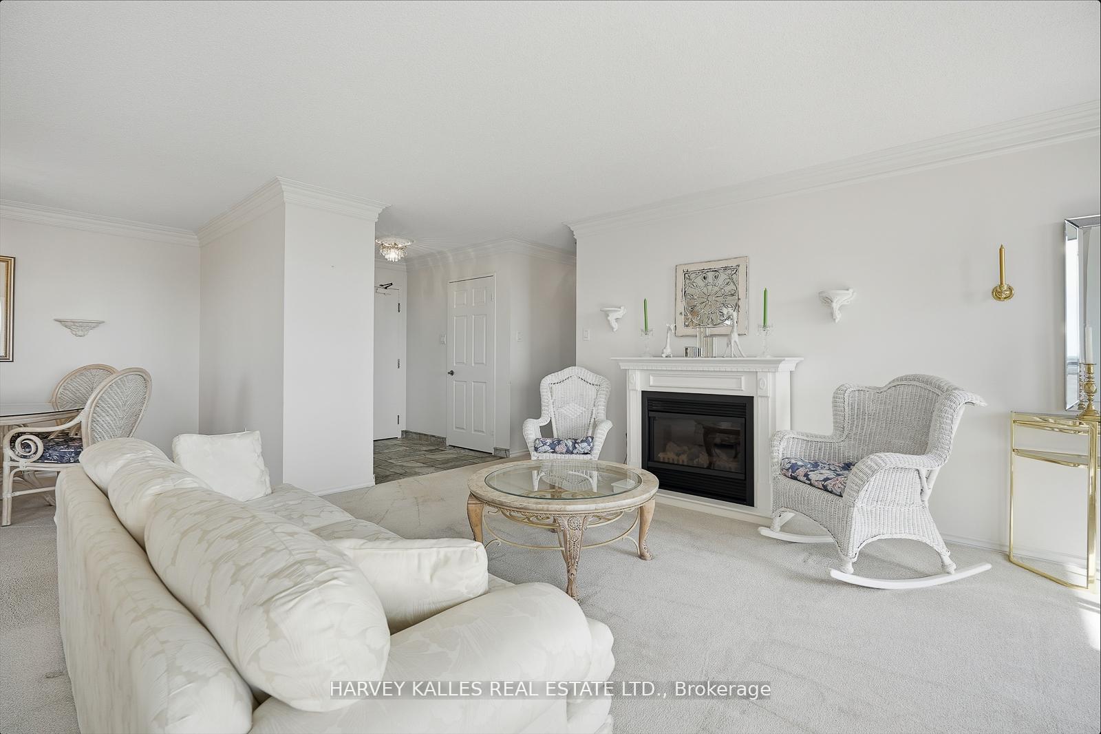 Photo 7 of Unit 812, 20 Cherrytree Drive, Brampton, Fletcher's Creek South — HOMEH
