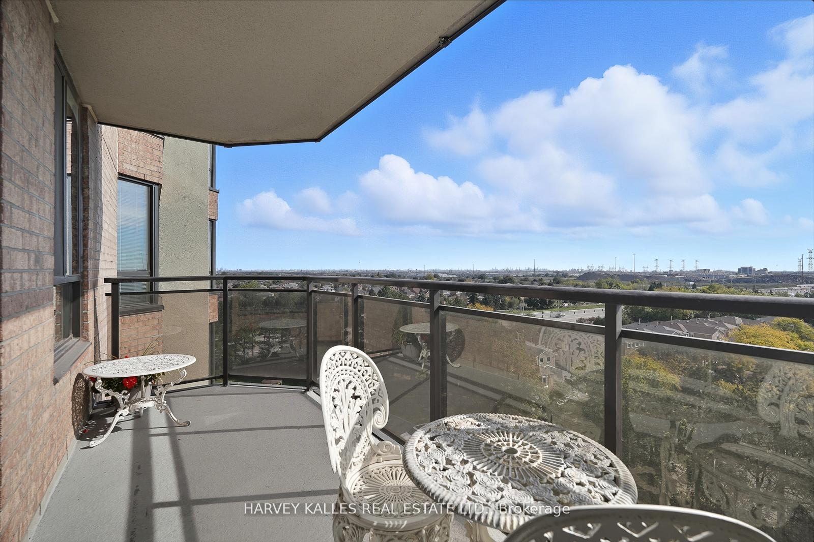 Photo 9 of Unit 812, 20 Cherrytree Drive, Brampton, Fletcher's Creek South — HOMEH