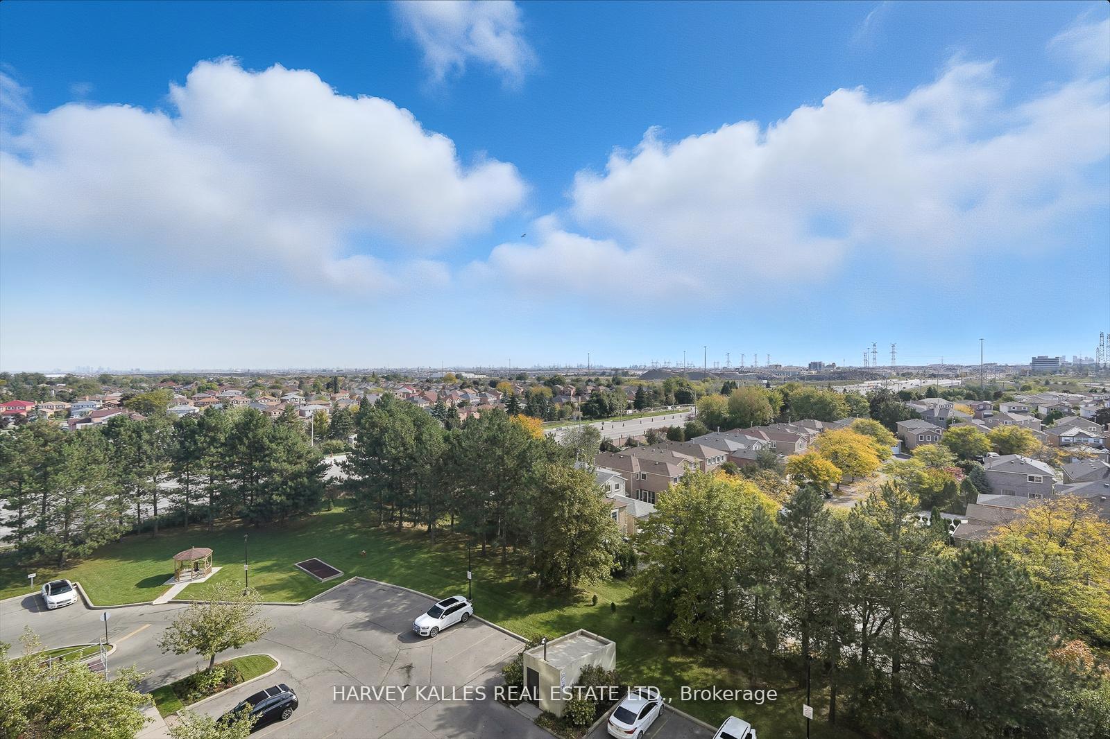Photo 10 of Unit 812, 20 Cherrytree Drive, Brampton, Fletcher's Creek South — HOMEH