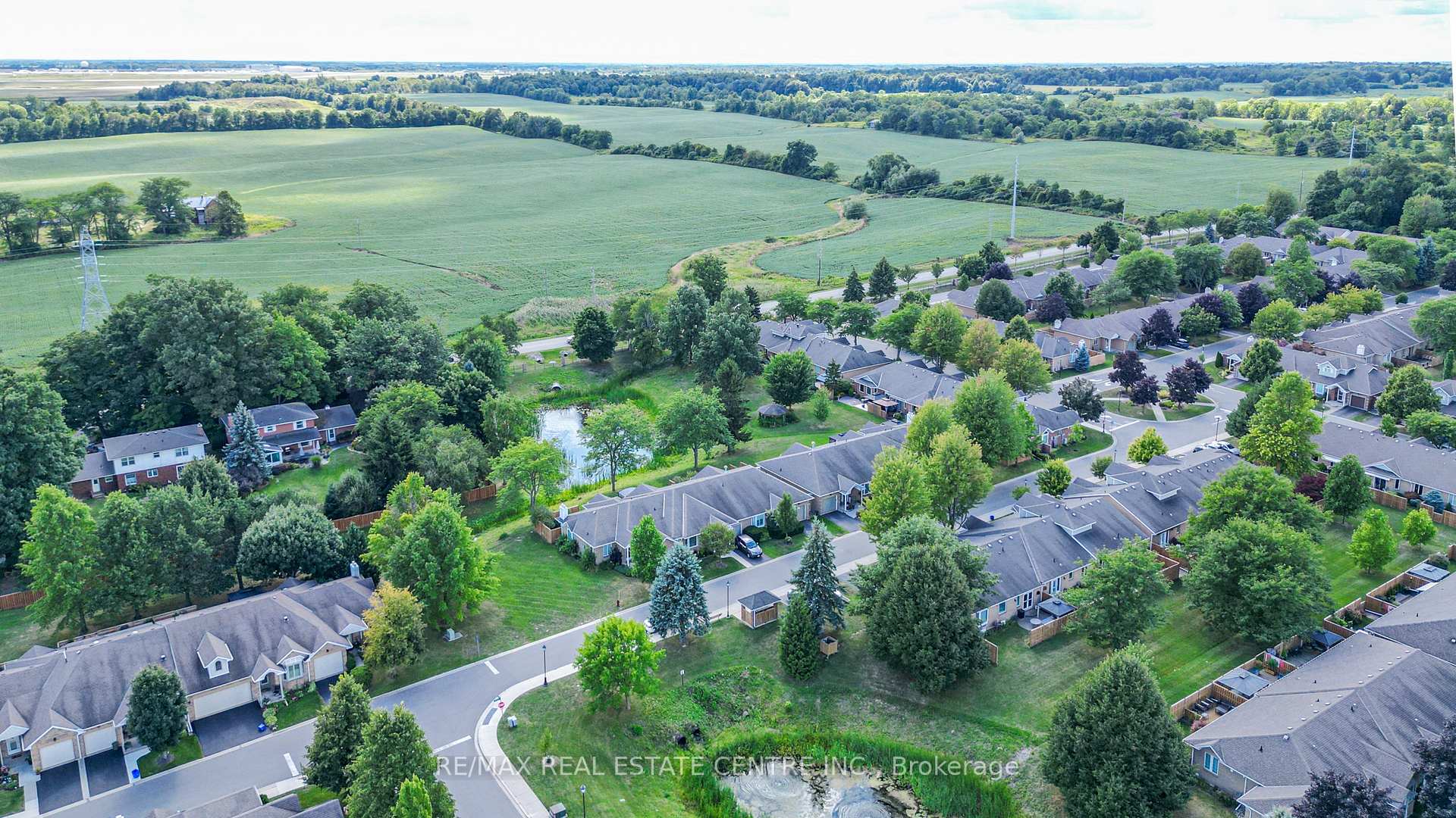 Photo 5 of 43 Postoaks Drive, Hamilton, Mount Hope — HOMEH
