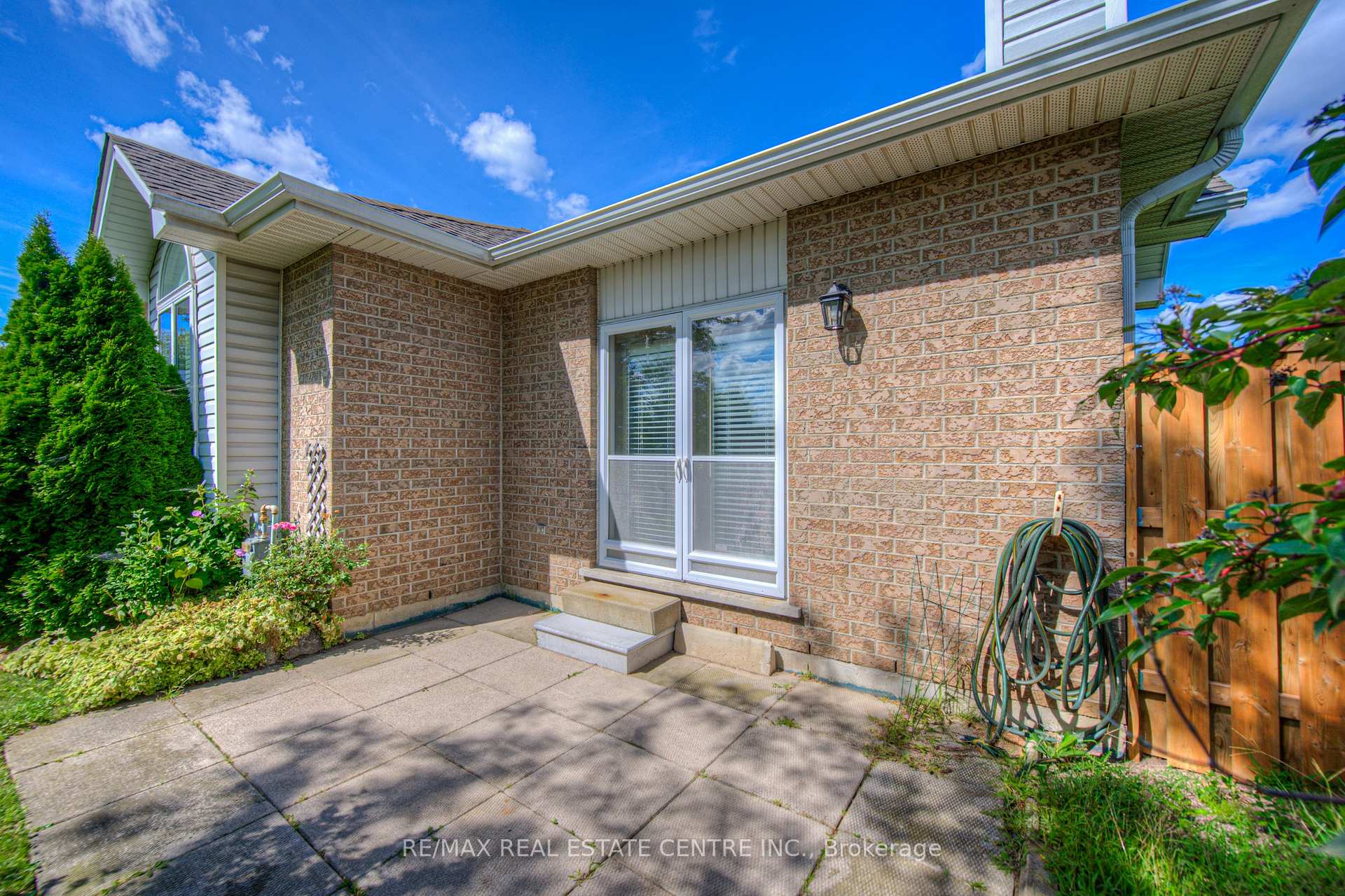 Photo 20 of 43 Postoaks Drive, Hamilton, Mount Hope — HOMEH