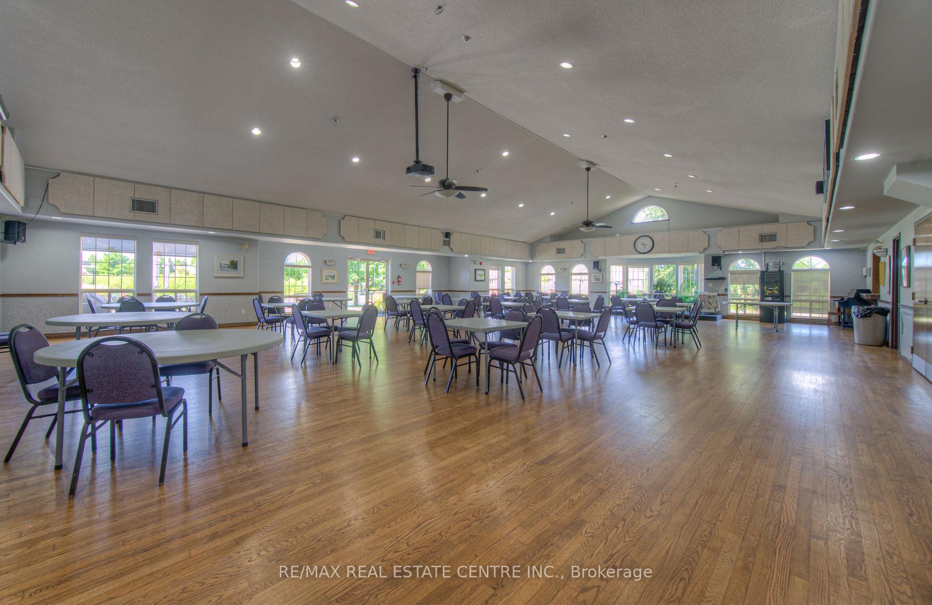 Photo 29 of 43 Postoaks Drive, Hamilton, Mount Hope — HOMEH