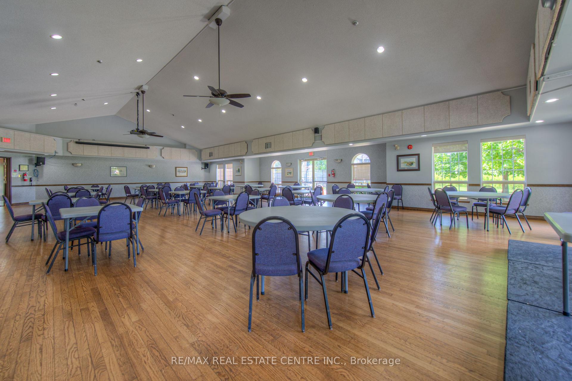 Photo 32 of 43 Postoaks Drive, Hamilton, Mount Hope — HOMEH