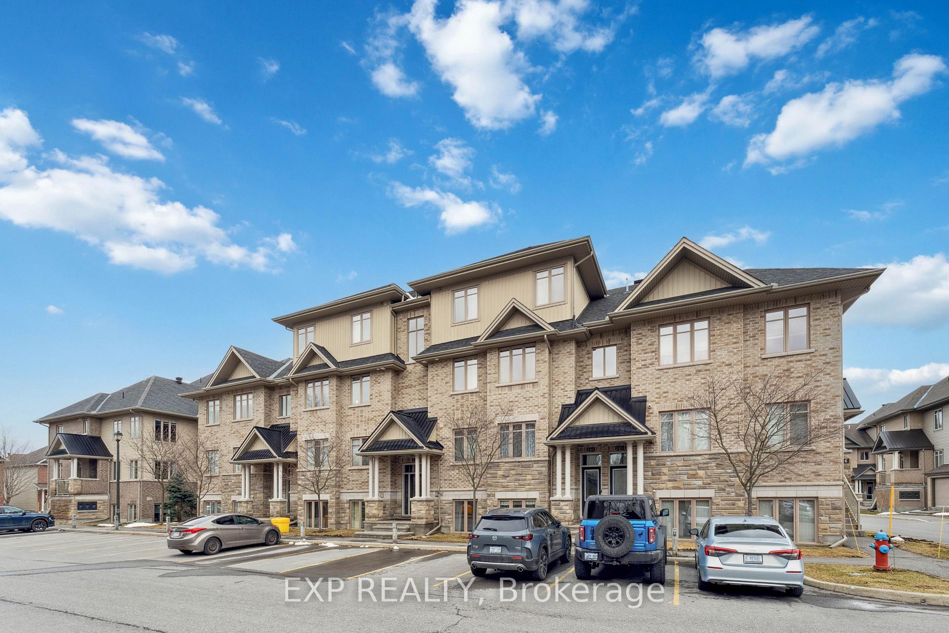 Photo 4 of Unit A, 22 Tadley Private, Ottawa, Barrhaven - Longfields — HOMEH