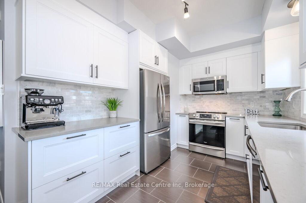Photo 3 of Unit 24, 39 Kay Crescent, Guelph, Pineridge/Westminster Woods — HOMEH