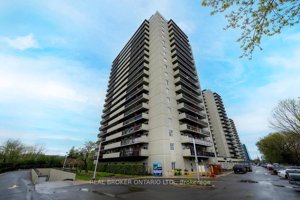 Front of Unit 108, 158C McArthur Avenue