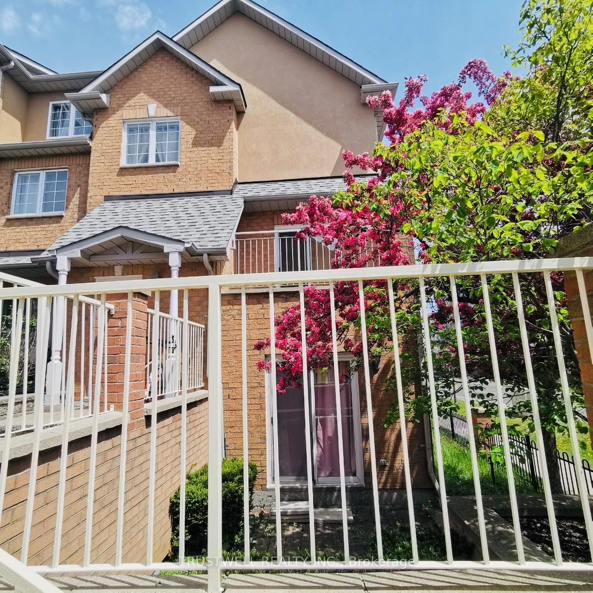 Front of Unit 1, 16 Cox Boulevard