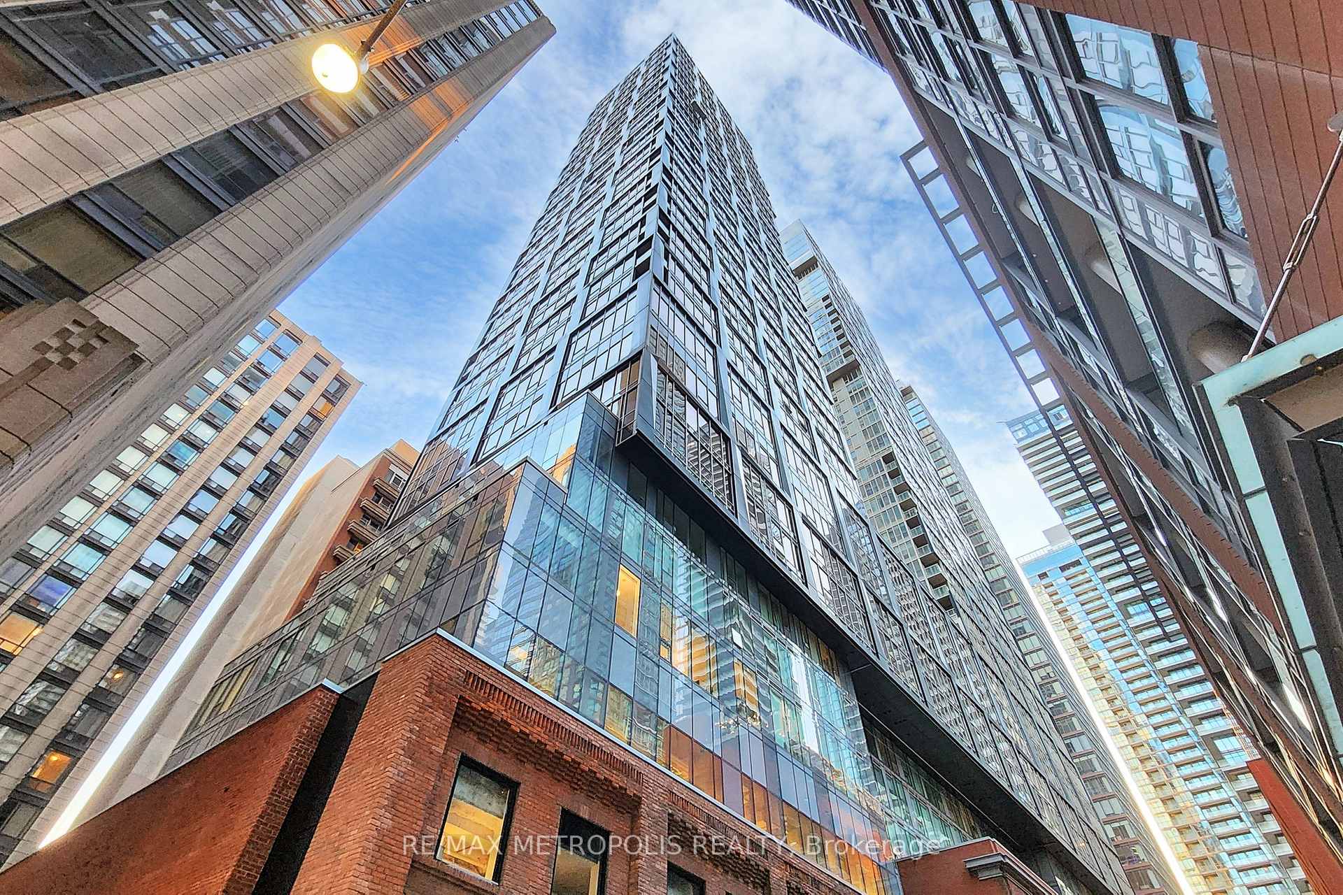 Front of Unit 1803, 15 Mercer Street