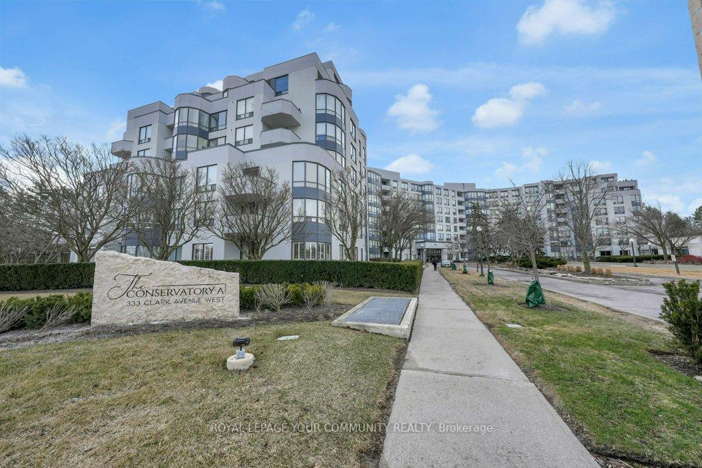 Front of Unit 622, 333 Clark Avenue W
